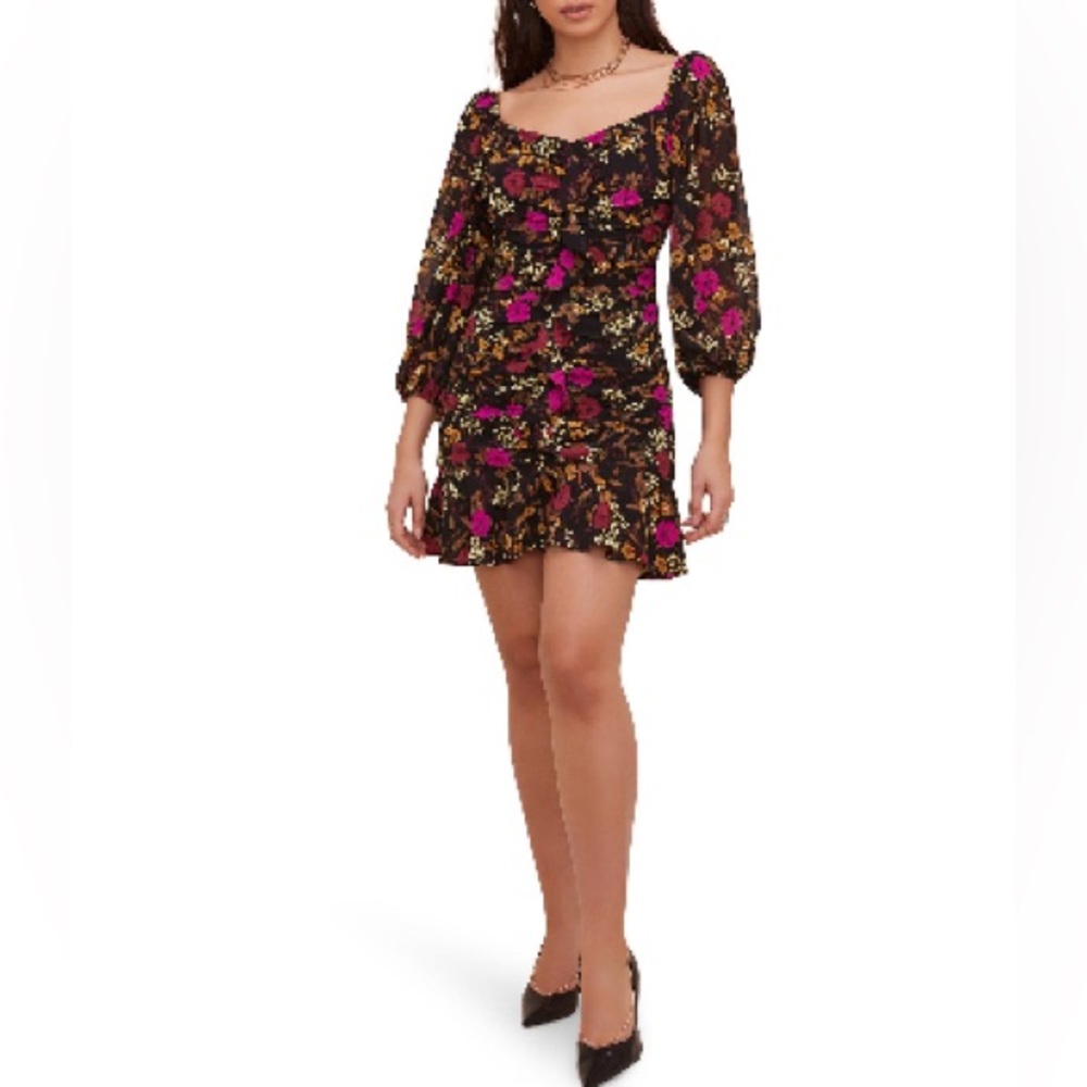 ASTR The Label Summer Floral Dress Size XL
Cocktail Mini